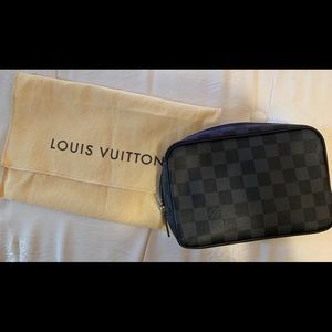 Louis Vuitton Toilet Pouch PM in Damier Graphite